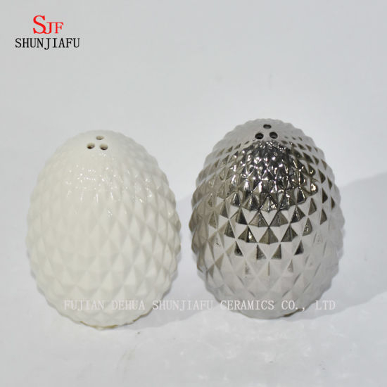 Forma de huevo / Salero y pimentero de cerámica