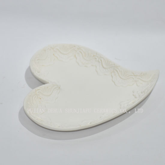 Nuevo diseño, placa blanca de la torta de la forma del corazón del amor para la decoración del partido / del hogar