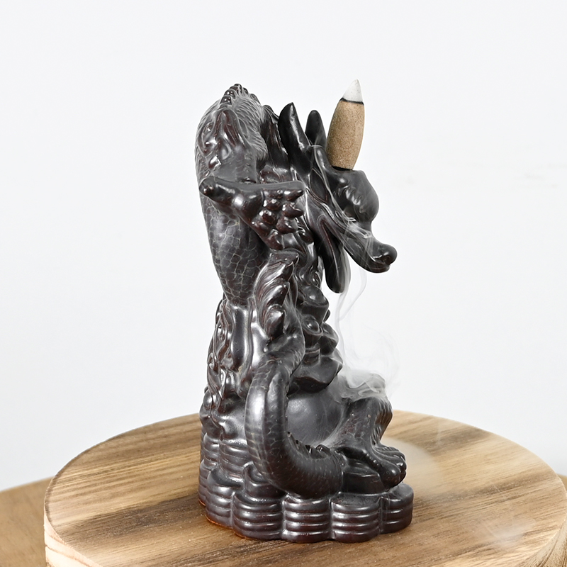 Estatua de cerámica Dragon Play Beads Backflow Cascada Quemador de incienso